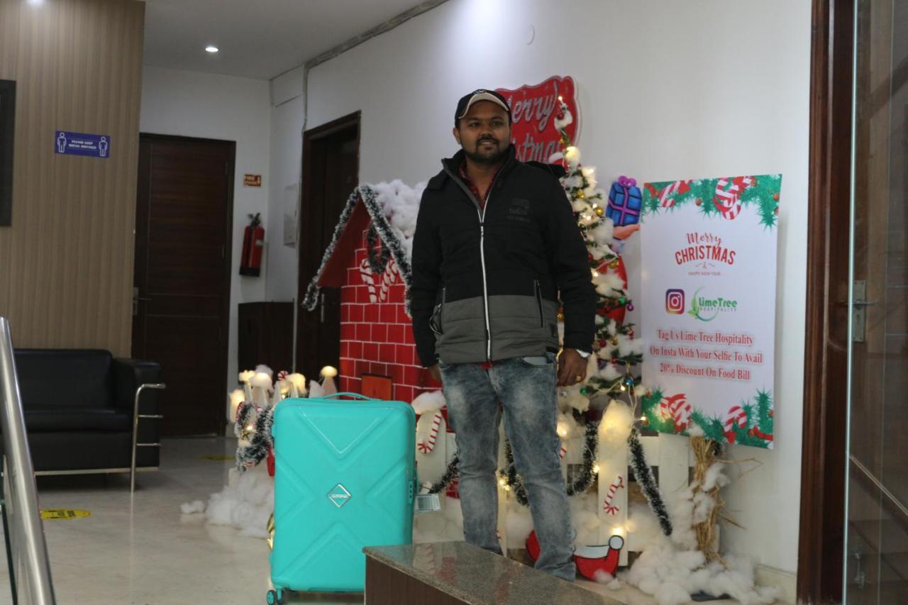 Lime Tree Hotel Sushant Lok Gurgaon Sector 29 Next To Iffco Chowk Metro Екстер'єр фото